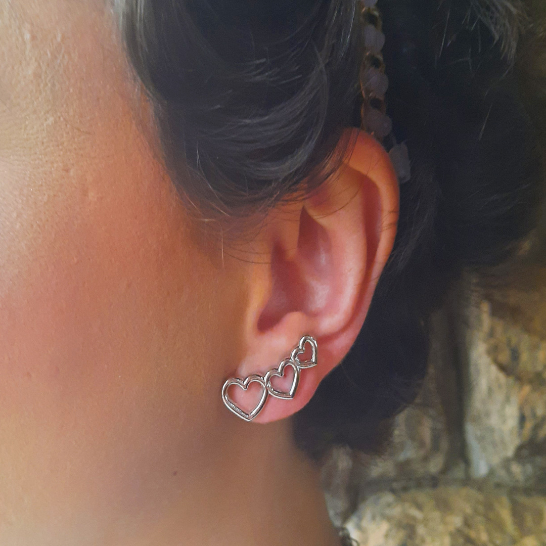 Brinco Ear Cuff  Com Coração Vazado Folhe...